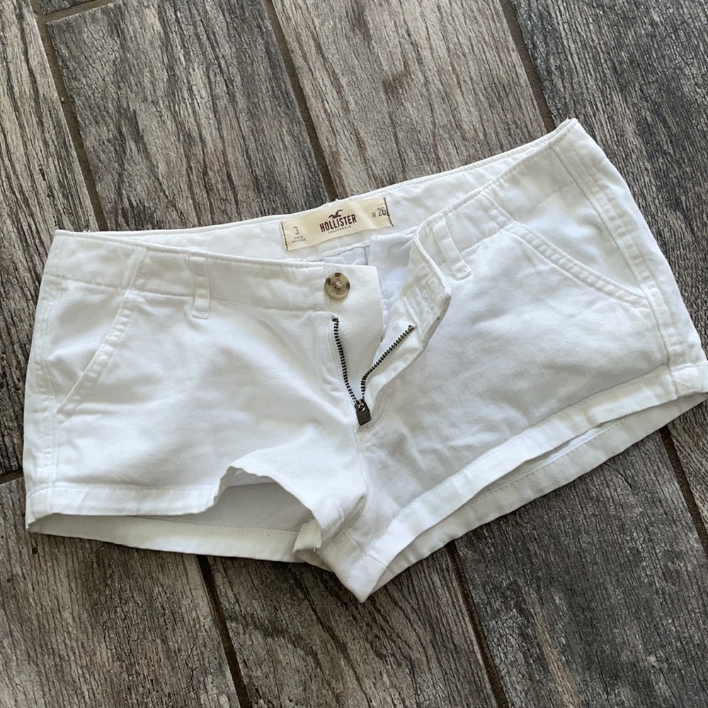 White shorts ❄️